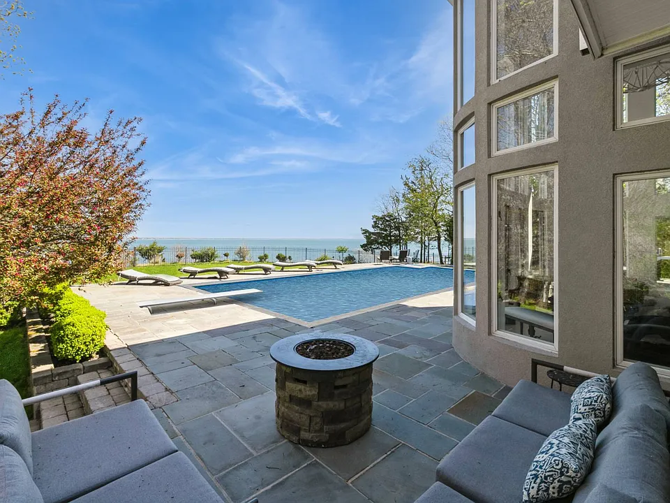 48 Red Cedar Point Rd