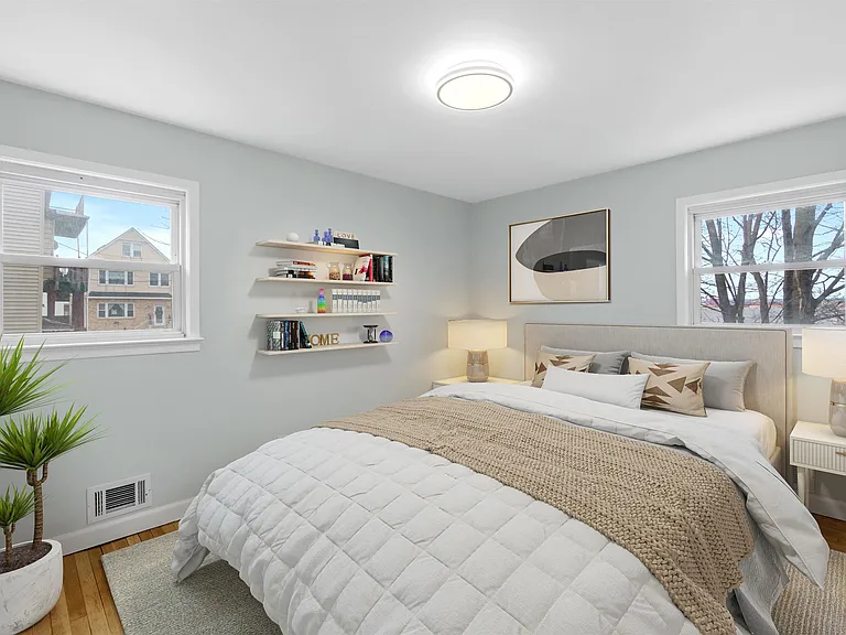 178 W 33rd St #1 — Photo 20