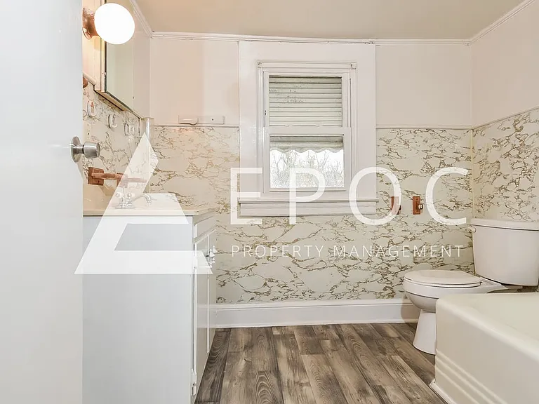 602 Loftus St — Photo 13