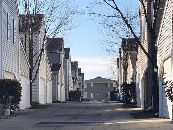 4th image of 644 Four Seasons Blvd