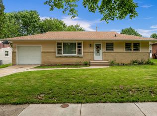 722 Hawthorne Ave, Rockford, IL 61108