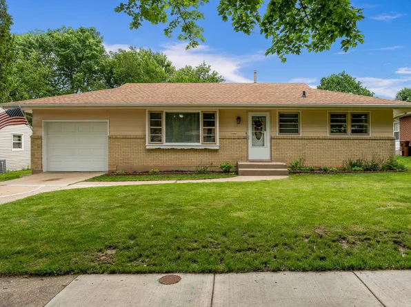 722 Hawthorne Ave, Rockford, IL 61108