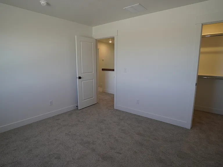 331 N Liberty Ave — Photo 10