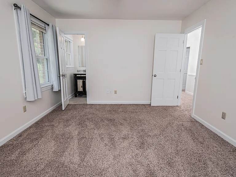 104 Dorchester Ln — Photo 19