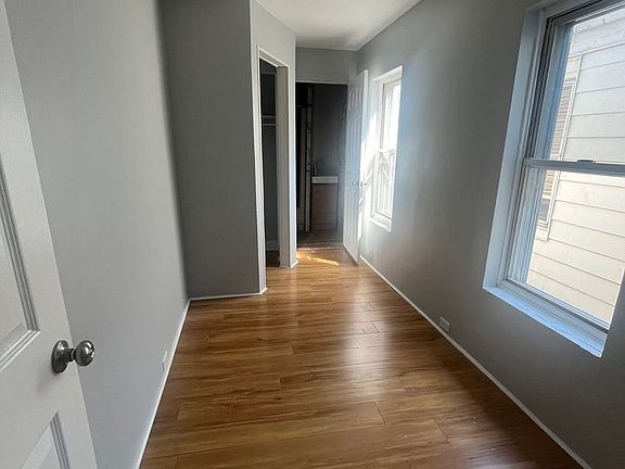 2nd image of 125 Moss St