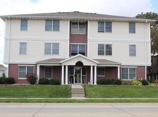 131 N Hyland Ave #1HK2AZENF, Ames, IA 50014