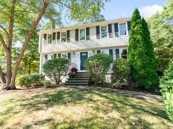 5 Sarafinas Way, Wilmington, MA 01887