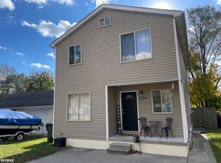 8072 Russell St, Shelby Township, MI