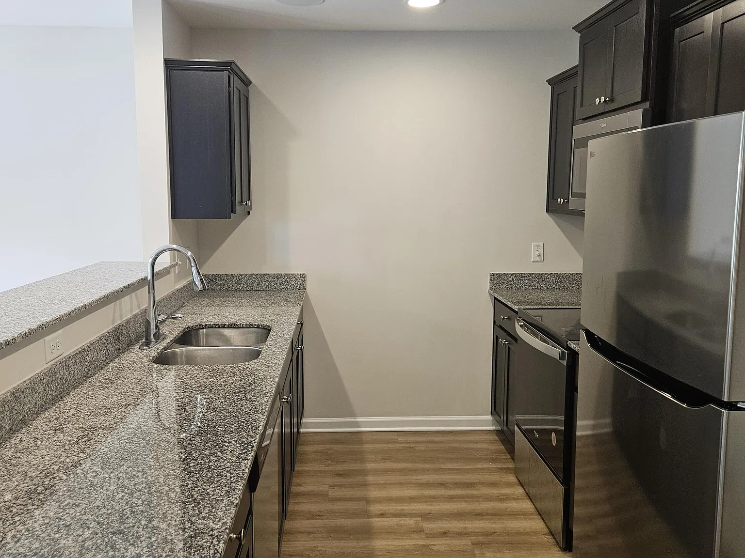 4 bed, 2.5 bath, 1900 sqft, $2,195 — Photo 4