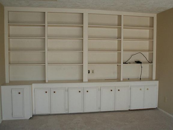 4th image of 1022 Villa Court Dr
