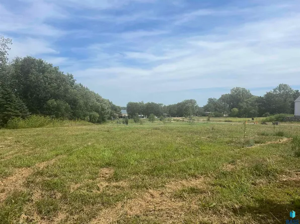 Stoney Point Rd, Madison, SD 57042