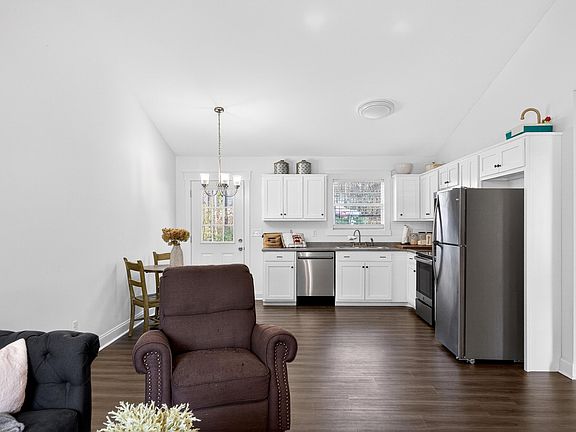 5th image of 3580 Colston Ln