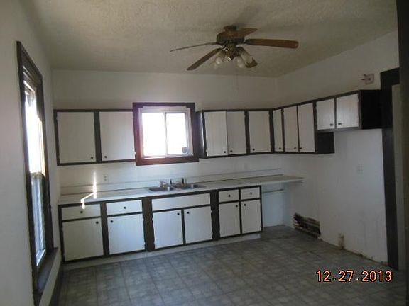3rd image of 1621 Xenia Ave