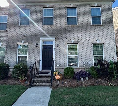 2nd image of 6622 Brighton Park Dr