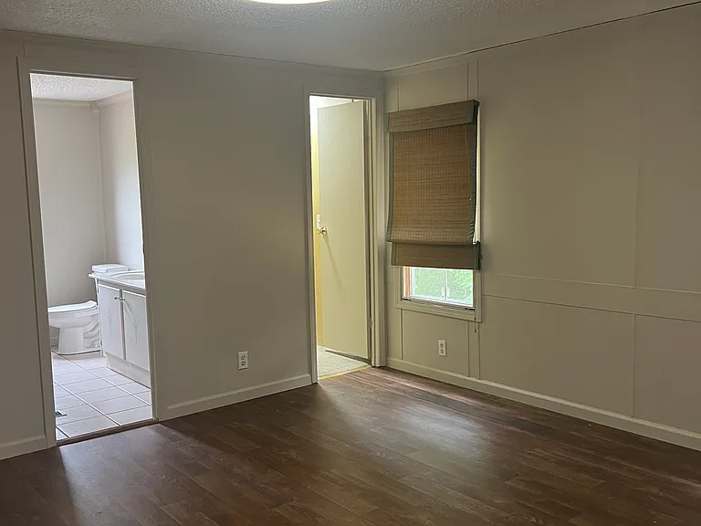 2652 Riverside Dr — Photo 7