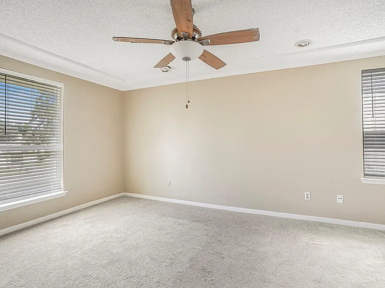 17810 Crestline Rd — Photo 16
