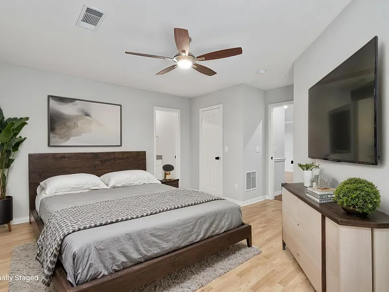 433 Martel Ln — Photo 32