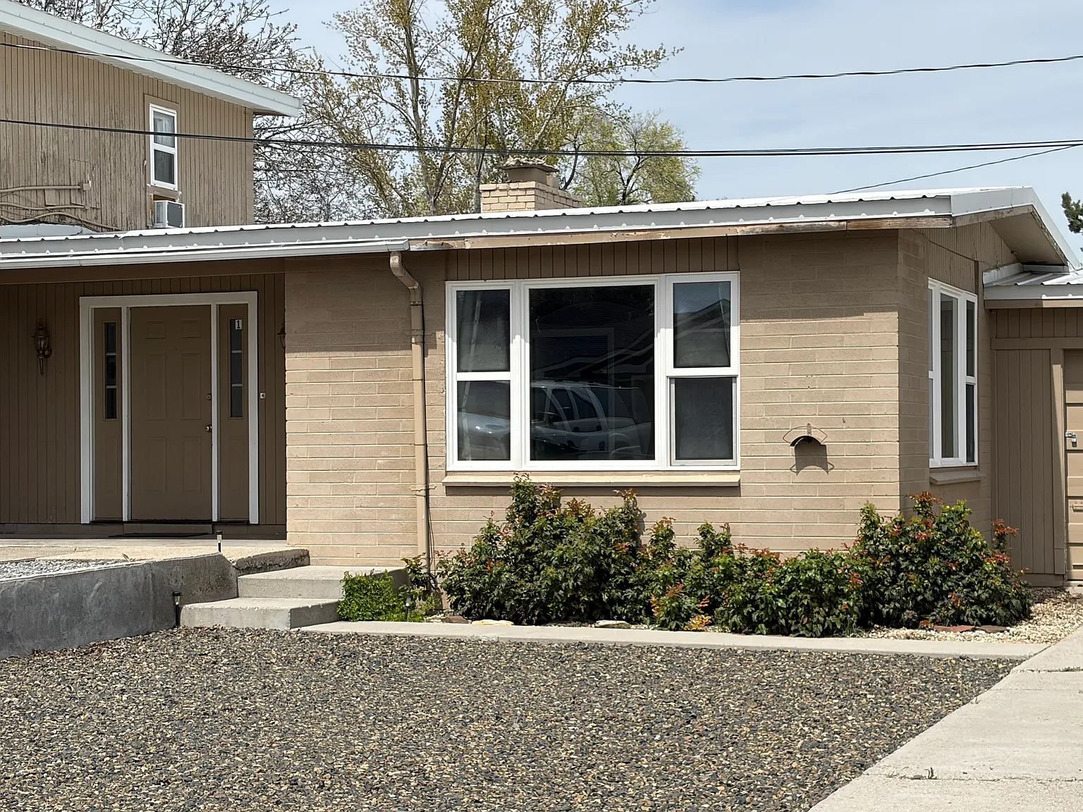 2 bed, 1000 sqft, $1,400 — Photo 1