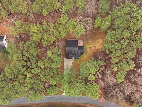 5th image of 4106 Tall Pine Dr