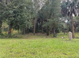 81 N Country Club Dr, Crystal River, FL 34429