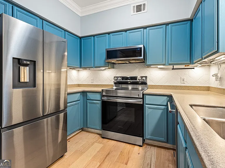 3777 Peachtree Rd #1402 — Photo 8