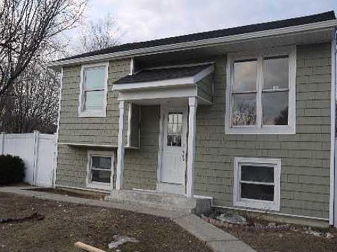 3rd image of 25 Van Cedar St