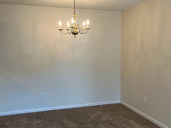 5th image of 140 Pine Lake Dr APT 2