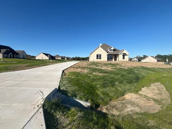 800 Monterey Cir, Van Alstyne, TX 75495