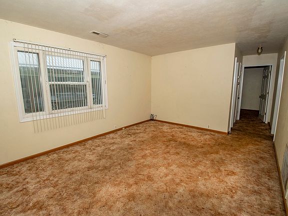 3rd image of 1700 Strong Ave