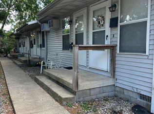 202 S Hartle, Urbana, IL 61802