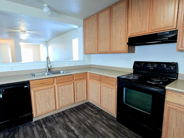 8015 Thicket Pass — Photo 9