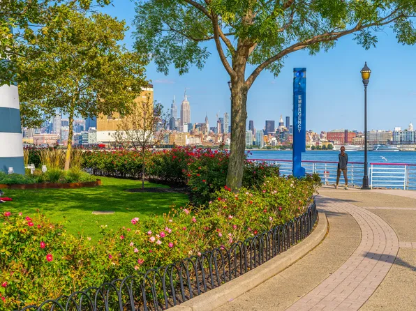 31 River Court image 18 of 24