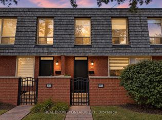 69 Upper Canada Dr #3, Toronto, ON M2P2A2