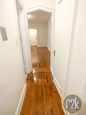 Rented by Realty 2000 Corp | media 8
