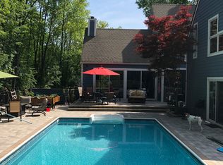 1840 Long Pointe Dr, Bloomfield Hills, MI 48302