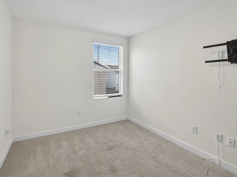 185 E Warren Ave — Photo 20