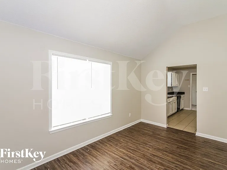 4596 Fontaine Pl — Photo 5