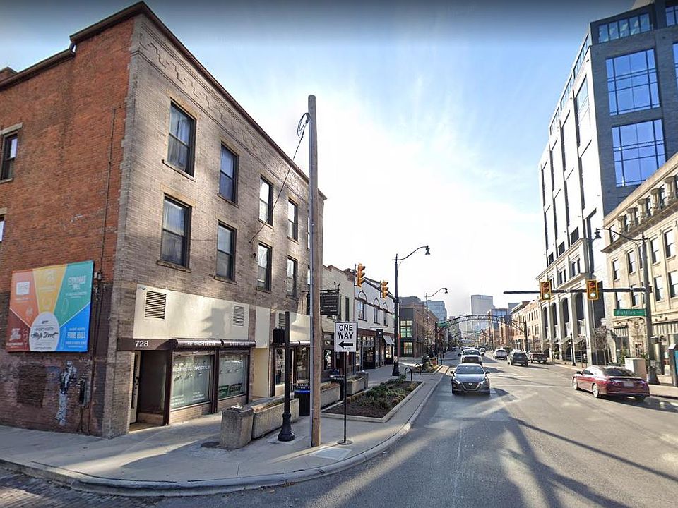 1st image of 726 1/2 N High St