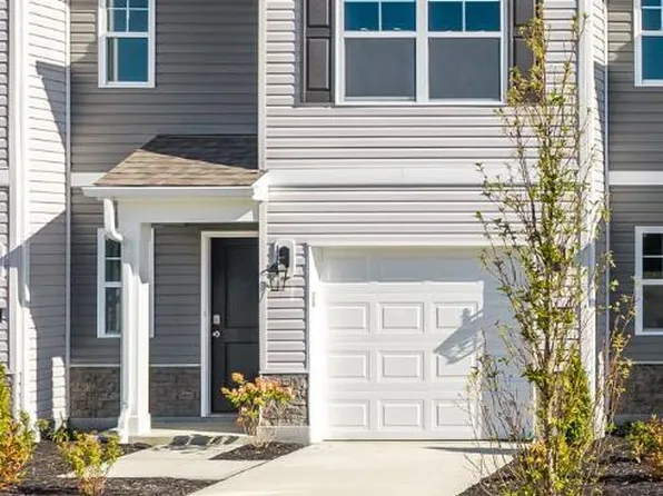 3356 New Year Dr, Cincinnati, OH 45251