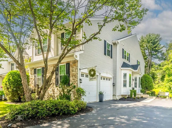 182 Portsmouth Cir, Glen Mills, PA 19342