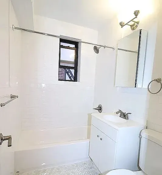 14345 Sanford Ave #107 — Photo 7
