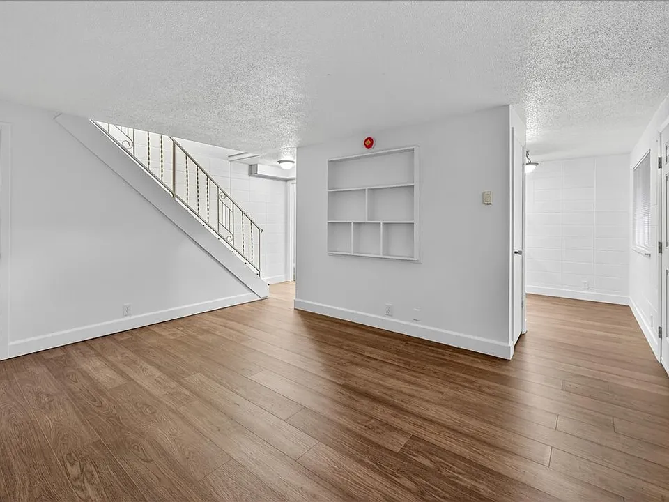 824 S Curtis Rd