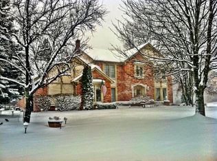 1884 Old Homestead Dr, Rochester Hills, MI 48306