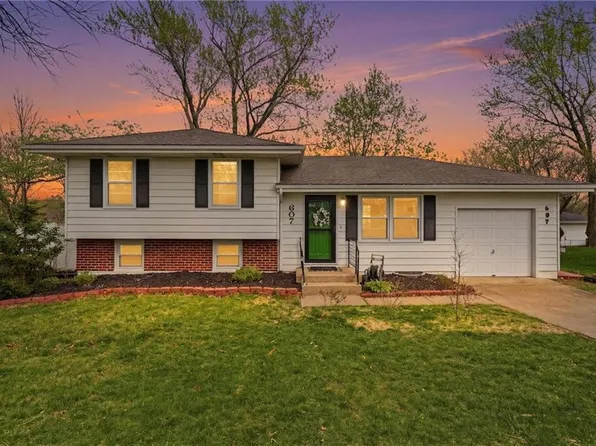 607 Glendale Rd, Liberty, MO 64068