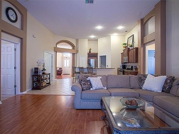 3rd image of 11830 Lancashire Dr