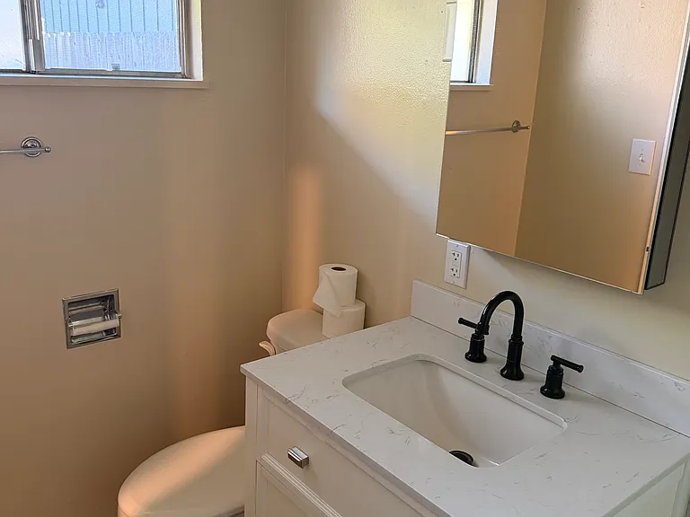 377 E 7th Ave #1 — Photo 3