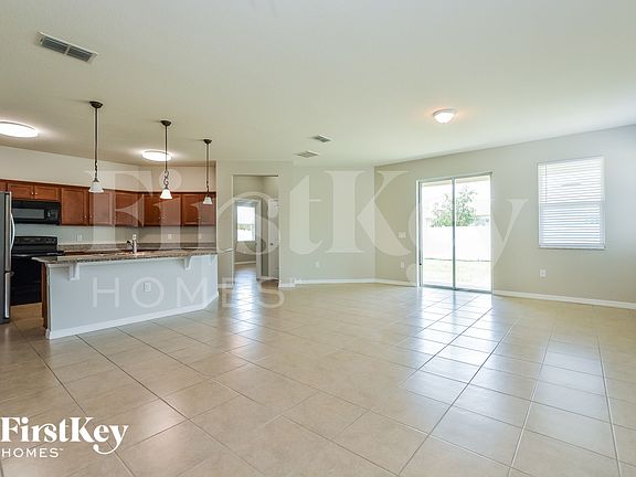 3rd image of 1511 Angler Ave