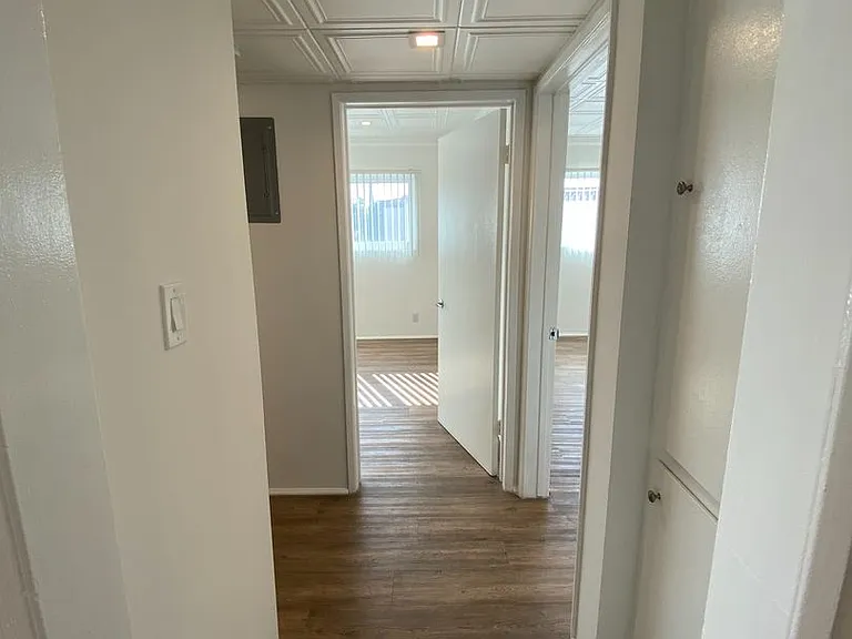 1489 S Canfield Ave — Photo 12