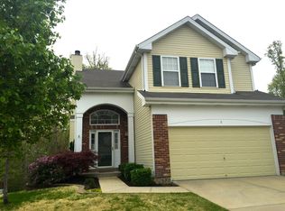 8 Upper Bluffs View Ct, Eureka, MO 63025