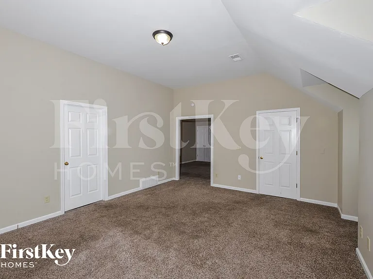 5198 Tudor Ct — Photo 8